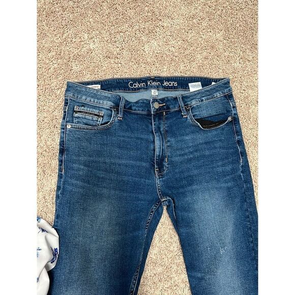 Calvin Klein Slim Boyfriend Jeans Med Wash size 31 - Picture 2 of 5